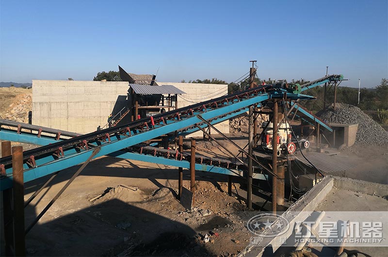 花崗巖碎石制沙現(xiàn)場(chǎng)二 花崗巖碎石制沙現(xiàn)場(chǎng)二